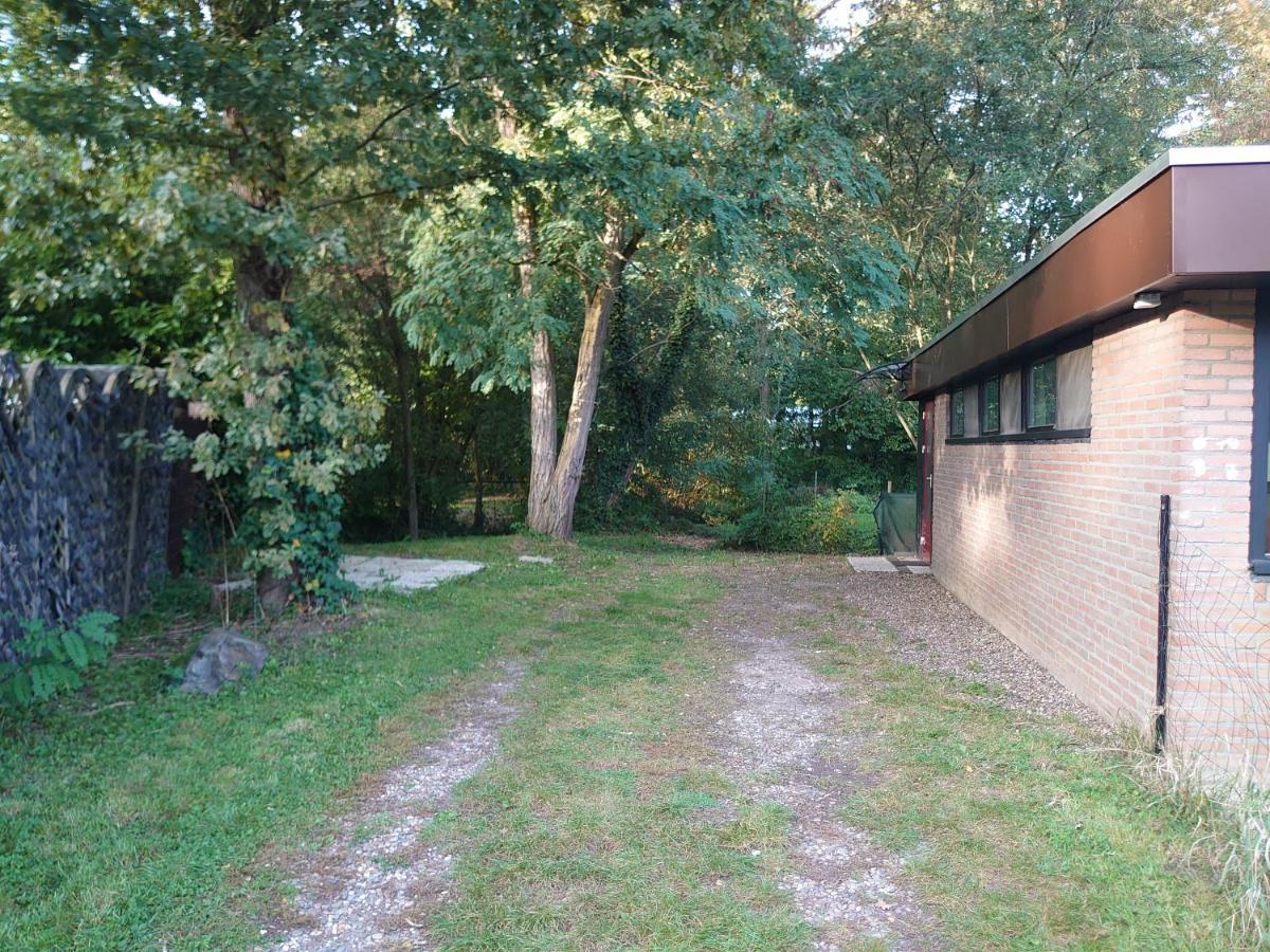 Zonnige Vrijstaande Bungalow In Prachtige Omgeving! Villa Rekem Exterior photo