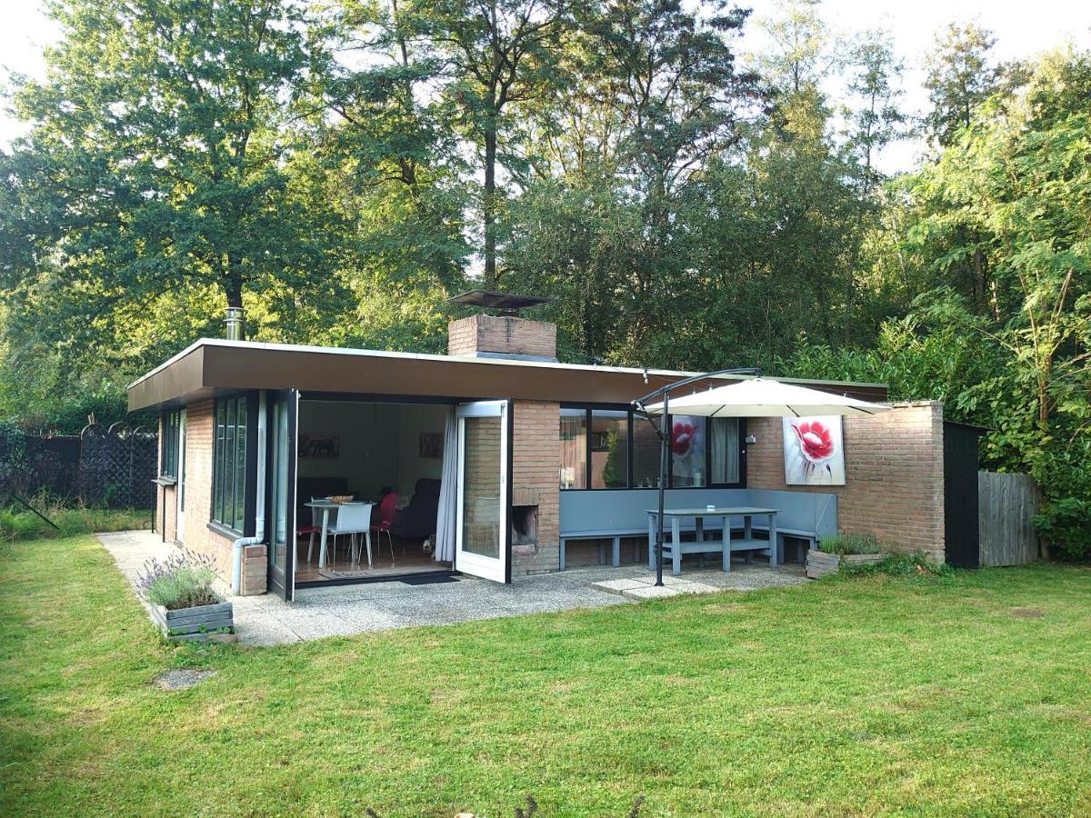 Zonnige Vrijstaande Bungalow In Prachtige Omgeving! Rekem Exterior photo