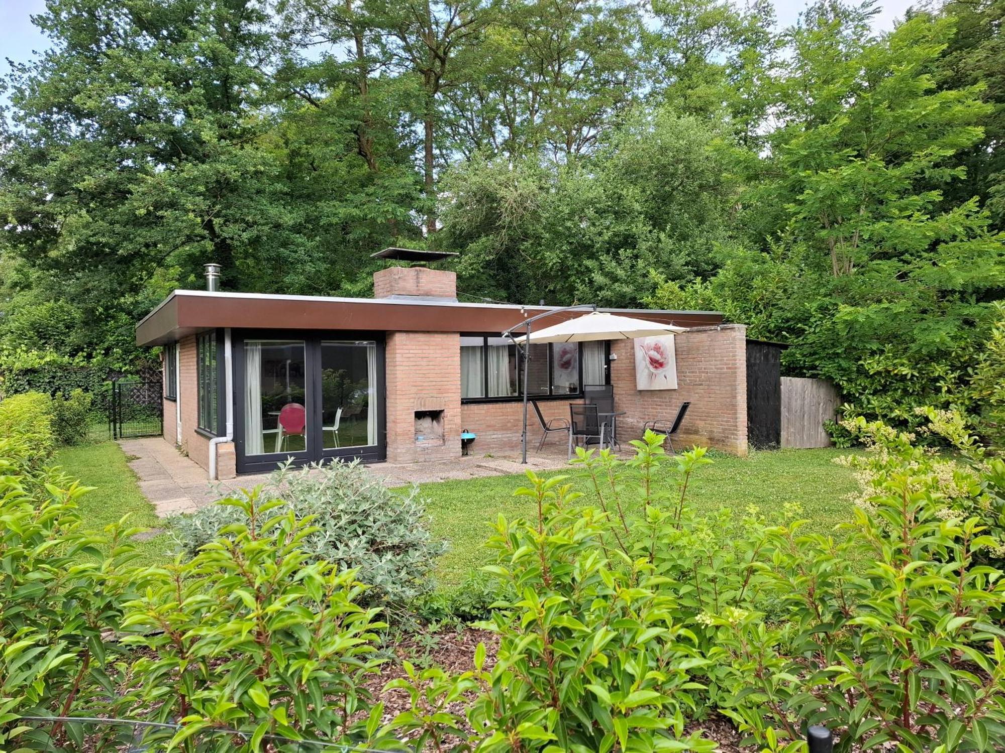 Zonnige Vrijstaande Bungalow In Prachtige Omgeving! Rekem Exterior photo